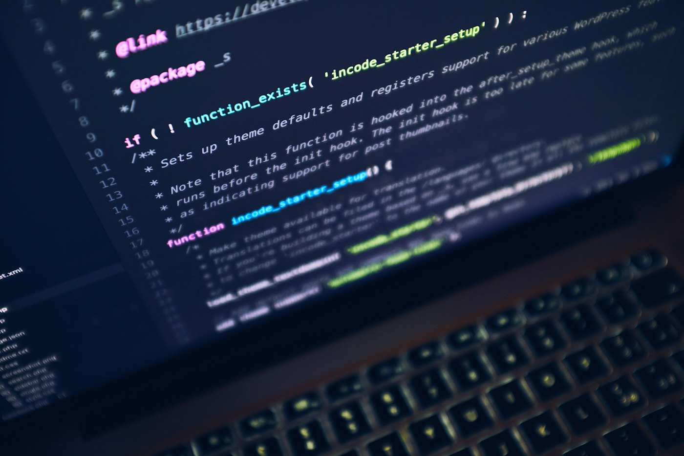 Laptop met websitecode